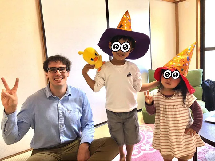 英語を学ぶ子供たち