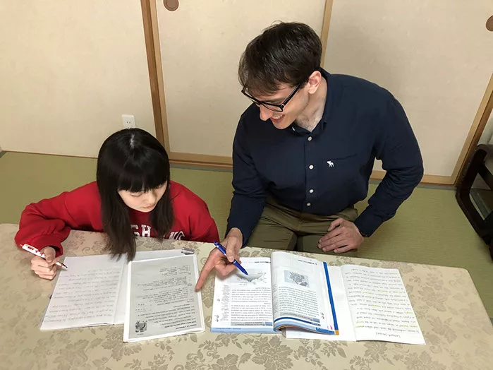 英語を学ぶ生徒たち